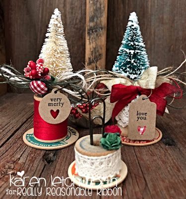 Wooden Spool Crafts, Hobbies Crafts, Spool Crafts, Vintage Christmas Crafts, December Crafts, Bottle Brush Christmas Trees, Christmas Challenge, Wooden Spools, Jolly Christmas