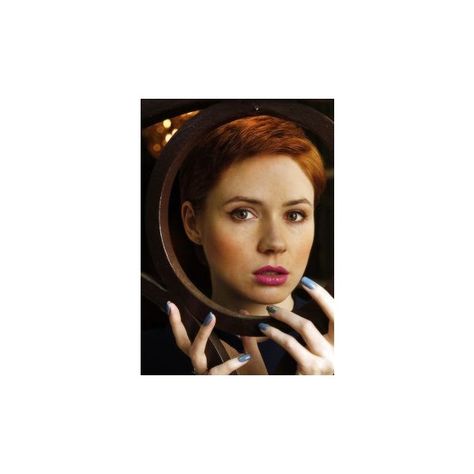 0 Short Hair Street Style, Karen Gillian, Flame Hair, Waist Length Hair, Freckles Girl, Karen Gillan, Auburn Hair, Hair Color And Cut, Gorgeous Eyes