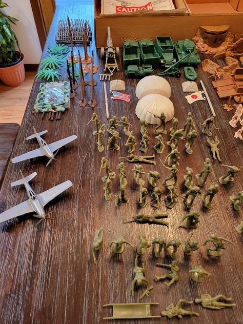 Plastic Army Men Toys, Lego Ww2, Army Men Toys, Plastic Army Men, Army Man, Military Images, Plastic Soldier, Adventure Quest, Toy Playsets