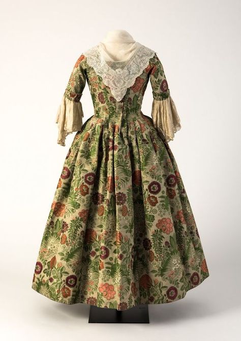 1730s Fashion, 1750s Fashion, 18th Century Dresses, 1700 Fashion, Pink Brocade, 18th Century Women, Fashion Museum, Antique Dresses, 18th Century Dress