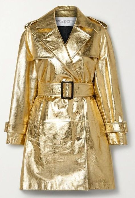 Retro Runway, Shoulder Epaulettes, Leather Trench, Leather Trench Coat, Michael Kors Collection, Fashion 2024, Wide Belt, Hot Outfits, Classic Silhouette