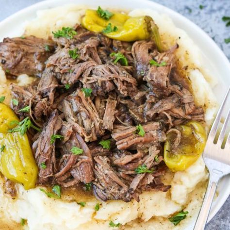 Beef Gravy Recipe, Mississippi Roast Recipe, Mississippi Pot, Mississippi Roast, Pepperocini Recipes, Mississippi Pot Roast, Beef Gravy, Pot Roast Recipes, Ranch Seasoning