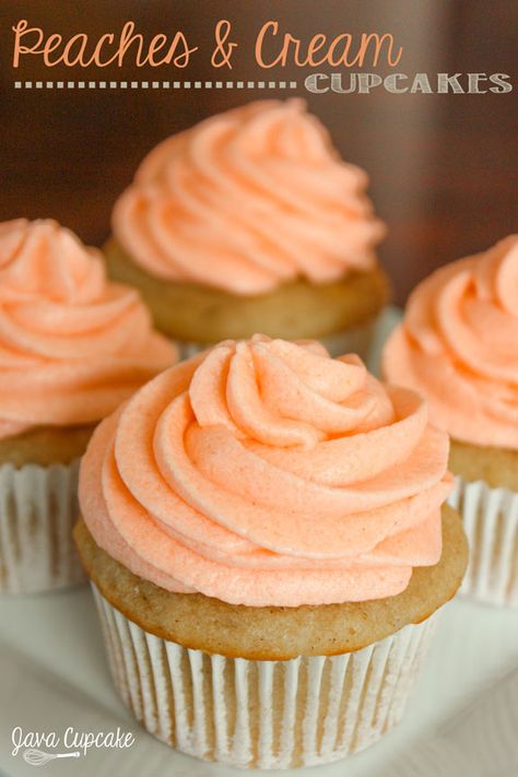 Peaches n' Cream Cupcakes | #recipe #peach #peachescream #cream #cupcakes #cakes #sweet #treat Mm Cupcakes, Frost Cupcakes, Peach Cupcakes, Cream Cupcakes, Cupcake Flavors, Think Food, Peaches Cream, Dessert Cupcakes, Yummy Cupcakes