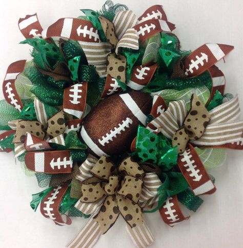 Generic Football Wreath with Glittered Football by Katskraftymeow Football Wreath Diy, Burlap Mesh Wreath, Football Crafts, Sports Wreaths, Football Wreath, Whimsical Wreaths, Deco Wreaths, High School Football, Seasonal Wreaths