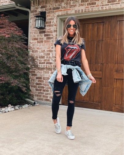 Black jeans. Graphic tee. Denim jacket. White sneakers.    http://liketk.it/2PIW5  @liketoknow.it #liketkit Rock Looks For Women, Casual Rocker Style, Jen Reed, Cute Concert Outfits, Concert Outfit Rock, Rocker Outfit, Look Rock, Concert Outfits, Edgy Outfits