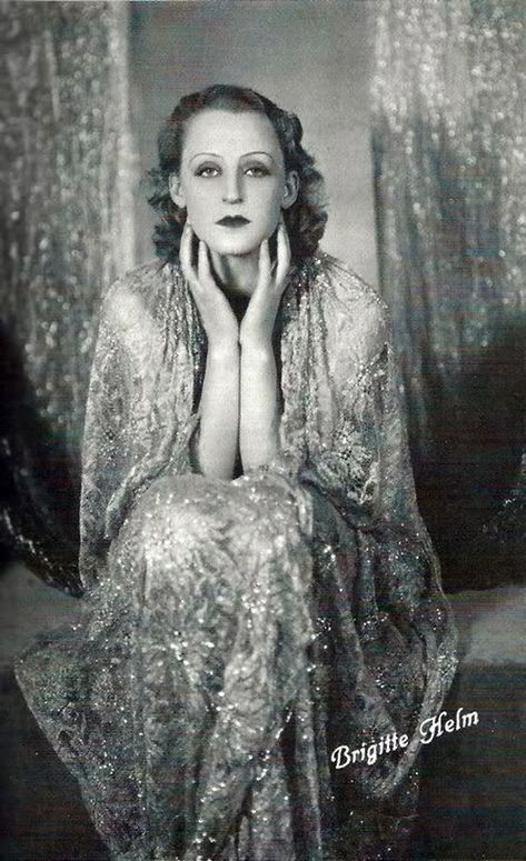 Brigette Helm, Brigitte Helm, Metropolis 1927, Silent Films, Fritz Lang, Silent Film Stars, Iconic Images, Roaring 20's, Classic Actresses