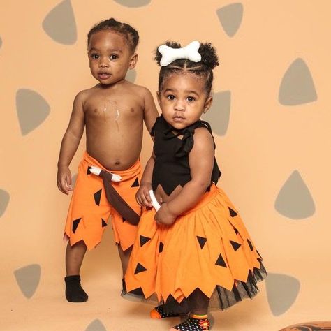 This Flintstone Pebbles and Bam Bam costumes are handmade with great care and love for your birthday, photoshoots and parties. We use high Quality fabrics and tulle.. The dress includes hair clip, skirt and top.. You can order pink, orange or blue skirt, it is enough to write to the note which color you prefer.. Pebbles Photoshoot, Pebbles And Bam Bam Costumes, Flintstone Birthday, Bam Bam Costume, Pebbles Costume, Pebbles And Bam Bam, Handmade Costumes, Birthday Idea, Photoshoot Dress