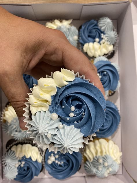 Navy Blue Cupcakes, White Rosette Cake, Blue Wedding Cupcakes, Navy Cupcakes, Cop Cake, Big Cookies, Cupcakes Flores, One Tier Cake, Fathers Day Cupcakes