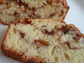 Happier Than A Pig In Mud: Small Jewish Apple Cake -Loaf Pan Size Small Batch Apple Cake, Apple Cake Loaf, Jewish Apple Cake, Apple Loaf Cake, Making Snacks, Apple Loaf, Loaf Pan Cake, Apple Bread Recipe, Apple Cakes