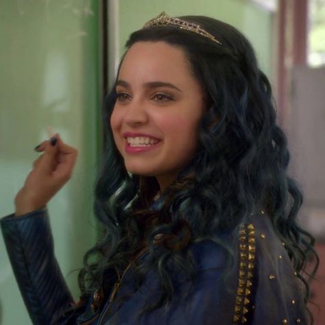 Descendants Icons, Crazy Genius, Evie Descendants, Sophia Carson, Descendants Characters, Natasha Bedingfield, Disney Channel Descendants, Elle Woods, Ginger Girls