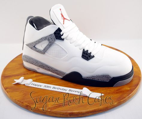 Shoes Cake For Men, Shoe Cakes For Men, Jordan 1 Cake, Jordan Shoe Cake, Nike Cake, Cakes For Teenagers, Sneaker Party, Jordan Cake, Birthday Cake For Boyfriend