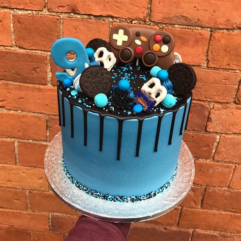 Boys 18th Birthday Cake, Playstation Cake, Birthday Cake Video, Chocolate Videos, Video Game Cakes, Gaming Birthday, Teen Cakes, Birthday Cake For Mom