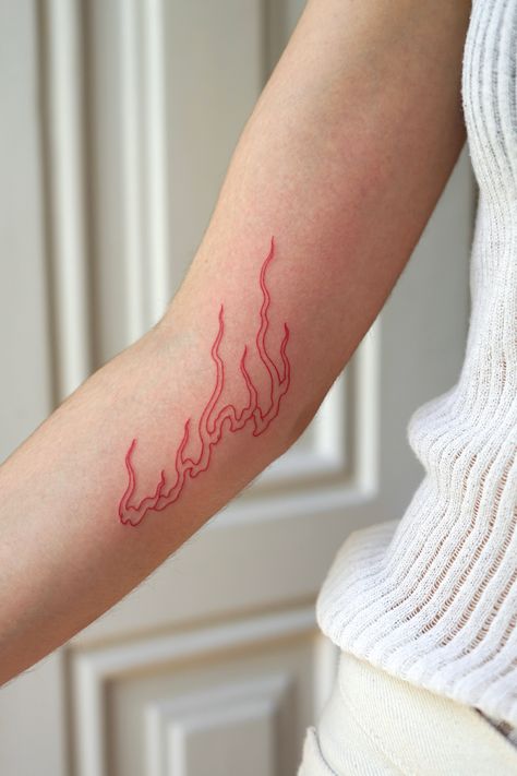 Fire Circle Tattoo, Flames Tattoo Design, Fineline Tattoo, Circle Tattoo, Flame Tattoos, Fire Tattoo, Asian Tattoos, Collar Bone Tattoo, Ink Ideas