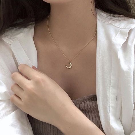 [SponsoredPost] 67 Must Have Minimal Rings Minimalist Jewelry Tricks To Try Out This Summer #minimalringsminimalistjewelry Light Jewelry Simple, Korean Gold Jewelry, Aesthetic Korean Jewelry, Korean Fashion Jewelry, Silver Minimalist Jewelry, Minimal Jewelry Aesthetic, Minimal Rings Minimalist Jewelry, Silver Chains For Women, Minimalistic Accessories