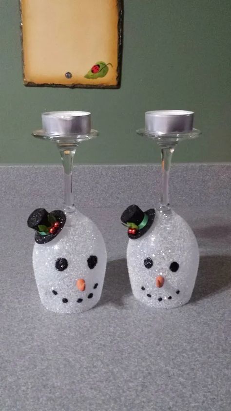 75+ Easy and Fun Christmas Crafts for Kids to Make That They Will Love - HubPages Wine Glass Christmas Crafts, Fun Christmas Crafts For Kids, Christmas Candy Jars, Diy Christmas Candy, Christmas Crafts For Kids To Make, Wine Glass Crafts, Christmas Crafts To Make, Fun Christmas Crafts, Christmas Projects Diy