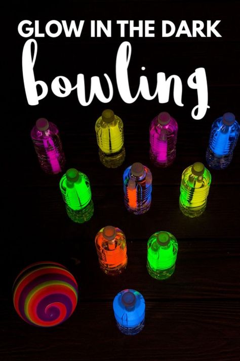 Make your own glow in the dark bowling game using glow sticks and water bottles! Super fun for summer, but also great as an indoor game. #glowinthedark #bowling #summeractivities #kidscrafts #craftsbyamanda Glow In Dark Balloons, Fun Glow In The Dark Games, Ideas For Glow In The Dark Parties, Glow Day Classroom Games, Neon Preschool Activities, Glow In The Dark Game Ideas, Glow In The Dark Ring Toss, Glow In Dark Games, Glow Run Ideas