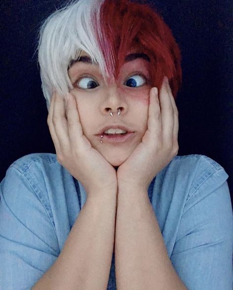 Todoroki cosplay Lowcash Cosplay, My Hero Cosplay, Bnha Cosplay, Todoroki Cosplay, Hero Academia Cosplay, Anime Cosplay Ideas, D.va Overwatch, My Hero Academia Cosplay, Mha Cosplay