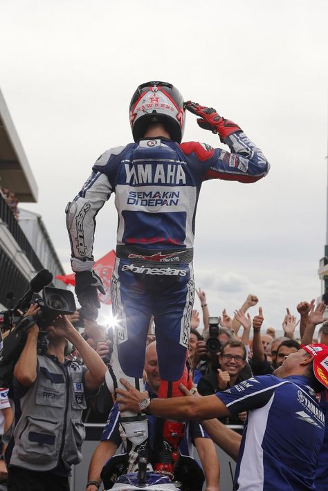 2013 : Jorge Lorenzo : Misano : Win Series Photography, Valentino Rossi, Motorcycle Racing, Moto Gp, Amazing Photos, Isle Of Man, Motogp, My Collection, Grand Prix