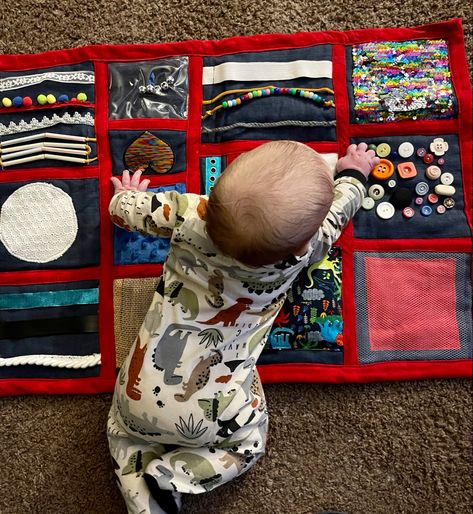 Tummy Time Mat Pattern, Diy Tummy Time Mat, Diy Baby Sensory Toys, Sensory Mats Diy, Diy Baby Play Mat, Homemade Sensory Toys, Tummy Time Ideas, Baby Play Ideas, Play Mat Diy