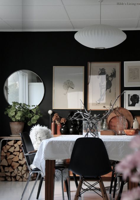 Light Floors, Dining Room Cozy, Inspiring Interiors, Rooms Ideas, Dark Walls, Dark Interiors, Design Del Prodotto, Black Wall, House And Home Magazine