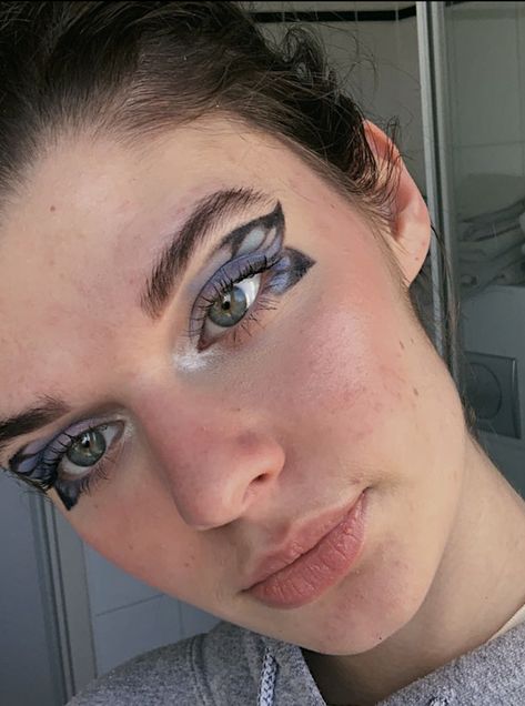 Butterfly Wing Eye Makeup, Moth Eye Makeup, Harry Styles Concert Makeup, Harry Styles Makeup Inspired, Butterfly Inspired Makeup, Woodland Fairy Makeup, Harry Styles Makeup, Moth Makeup, Butterfly Eye Makeup