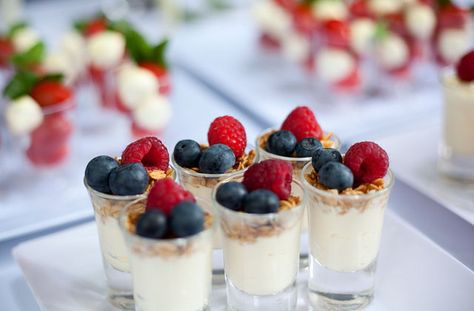 Yogurt granola and fruit in shot glasses #yogurt #fruit Heroes Birthday Party, Superhero Cake Pops, Shot Glass Appetizers, Mini Aperitivos, Cold Appetizers Easy, Yogurt Granola, Dessert Shots, Mini Appetizers, Fruit Parfait