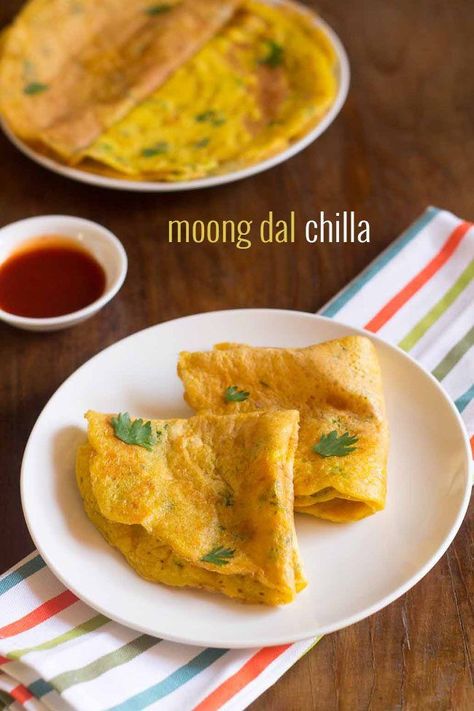 moong dal chilla recipe with step by step photos - healthy and nutritious chillas made with moong lentils.    some days i prepare chillas for breakfast as well as snacks - like besan chilla, oats chilla, rava Moong Dal Chilla, Mung Bean Pancake, Uttapam Recipe, Photo Food, Mung Bean, Tasty Pancakes, Indian Breakfast, Homemade Baby Food, Indian Snacks