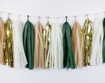 Baby Shower Verde, Enchanted Forest Decorations, Gold Tassel Garland, Enchanted Forest Baby Shower, Enchanted Forest Party, Diy Tassel Garland, Forest Baby Showers, Balloon Garland Diy, Forest Party