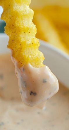 Copycat Zax Sauce Recipe ~ Chicken fingers and french fries dipping sauce served at Zaxby's French Fries Dipping Sauce, Fries Dipping Sauce, Zax Sauce, Dipping Sauce For Chicken, Creamy Dipping Sauce, Fruit Dips, Dipping Sauces For Chicken, Chicken Fries, Chicken Fingers