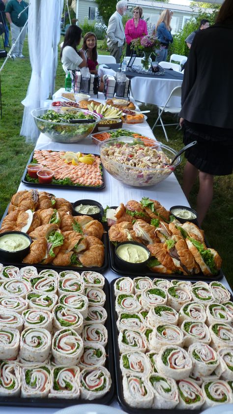 reception buffet Fall Wedding Foods, Rehearsal Dinner Food Ideas, Katering Pernikahan, Garden Party Food, Wedding Core, Bridgerton Party, Reception Buffet, Wedding Foods, Buffet Wedding Reception