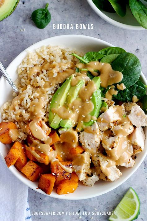 Budda Bowl Recipes, Power Bowls Dinner, Health Bowls, Bowls Dinner, Bowl Meals, Avocado Bowl, Sweet Potato Bowls, Kentucky Butter Cake, Peanut Sauce Recipe