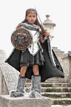 Warrior Costume For Girls - alt1 Archer Costume, Viking Halloween Costume, Vikings Halloween, Viking Party, Costume Viking, Warrior Costume, Viking Costume, Chasing Fireflies, Fest Outfits