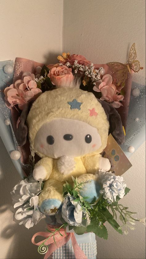 Pochacoo Sanrio, Pochacco Bouquet, Hello Kitty Figurines, Snoopy Bouquet, Pochacco Aesthetic, Plushie Bouquet, Pochacco Stuff, Sanrio Bouquet, Pochacco Plush