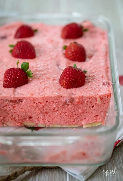 Jello Salad With Sour Cream, Banana Jello, Strawberry Jello Dessert, Salad With Sour Cream, Jello Deserts, Strawberry Jello Salad, Congealed Salad, Jello Dessert, Pumpkin Rolls Recipe