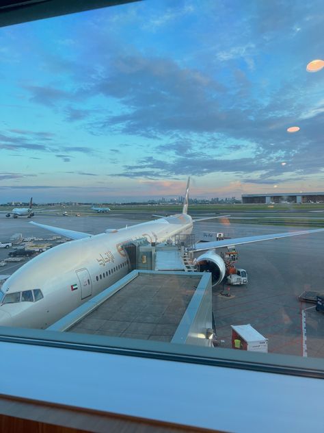 Airport Window, Plane Window View, Airport Vibes, Traveling Aesthetic, Plane Window, Airport Design, Boeing 777, Window View, Birds Eye View