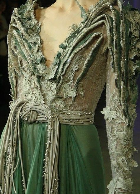 Basil Soda, Yennefer Of Vengerberg, Couture Details, Mode Vintage, Look At You, Costume Design, Fashion Details, Shades Of Green, Beautiful Outfits