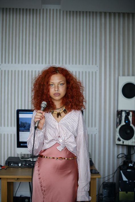 Red 2c Hair, Dark Orange Curly Hair, Red Hair Mixed Girl, Curly Red Hair Aesthetic, Red Curly Hair Aesthetic, Short Curly Red Hair, Singing Studio, Red Hair Curly, Red Henna Hair