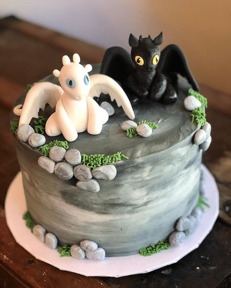 Dragon Birthday Cake Ideas Images (Pictures) Dragon Cake Design, Dragon Birthday Cakes, Dragon Cakes, Marvel Cake, Chocolate Cake Designs, Dragon Cake, Baker Cake, Cake Designs Images, Dragon Birthday