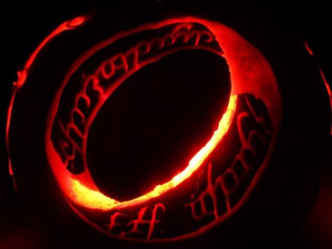 Hobbit Pumpkin with No Hobbits | the whimsy turtle The Hobbit Pumpkin Carving, Hobbit Pumpkin Carving, Fantasy Pumpkin Carving, Lotr Pumpkin Carving Ideas, Pumkin Carving, Amazing Pumpkin Carving, Pumpkin Design, Crafty Projects, Jack O Lantern