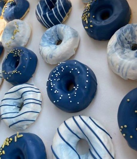 Blue Themed Desserts, Navy Blue Desserts, Navy Blue Dessert Table, Sweet 16 Midnight Theme, Royal Blue Dessert Table, Blue And White Desserts, Sweet 16 Dark Blue Theme, Star Themed Food, Blue Sweets Table