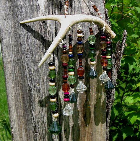 Deer Antler Suncatcher by EmotionalOasis on Etsy, $28.00 #jewelryonetsy Deer Antler Crafts Diy, Deer Antler Art, Deer Antler Ideas, Antler Projects, Deer Antler Crafts, Antler Ideas, Antler Lights, Deer Antler Decor, Deer Horns