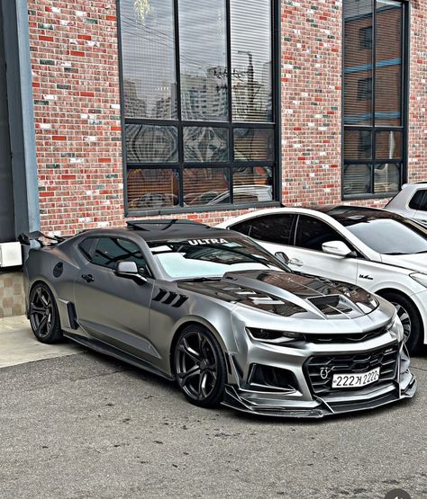 Custom Camaro Zl1, Chevrolet Camaro Modified, Camaro Zl1 Aesthetic, Camaro Zl1 Black, Chevloret Camaro Zl1, Luxury Cars Bmw, Custom Camaro, Transformers Cars, Iroc Z28 Camaro Convertible