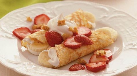 Banana Crepes, Strawberry Crepes, Chantilly Cream, Bisquick Recipes, Crepe Recipes, French Revolution, Make Ahead Breakfast, Strawberry Banana, Betty Crocker