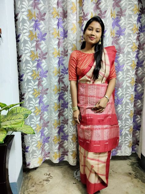 Women usually wear this saree during Baha festival celebrated by Santal Tribe Silk Saree, Silk Sarees, Saree, Festival, Silk, Celebrities, How To Wear, Quick Saves