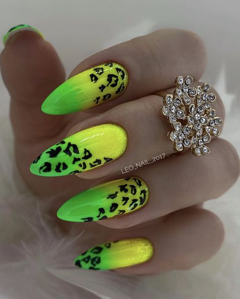 Black And Neon Leopard Nails, Neon Cheetah Nail Designs, Neon Animal Print Nails, Tortoise And Neon Nails, Neon Leopard Nails Art Designs, Luv Nails, Tape Nail Art, Pop Art Nails, Animal Print Nails Art