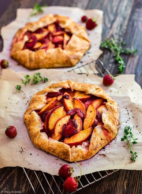 Nectarine Dessert, Vanilla Bean Scones, Nectarine Recipes, Peach Galette, Thyme Recipes, Baked Peach, Homemade Pastries, Dessert Dips, Summer Salad Recipes