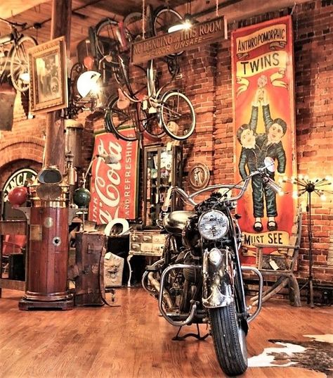 Loft Garage, Biker Bar, Rustic Man Cave, Warehouse Living, Pub Interior, Garage Bar, Motorcycle Garage, Motorcycle Shop, Garage Shop