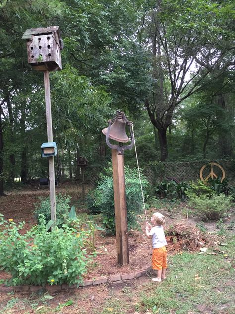 DINNER BELL & SASSAFRAS TEA! Our homesteading blog... www.wildwoodhomestead.com Dinner Bell Outdoor, Dinner Bell Post, Chicken Pasture, Cozy October, Sassafras Tea, Backyard Crafts, Wooden Play Gym, Porch Makeover, Dinner Bell