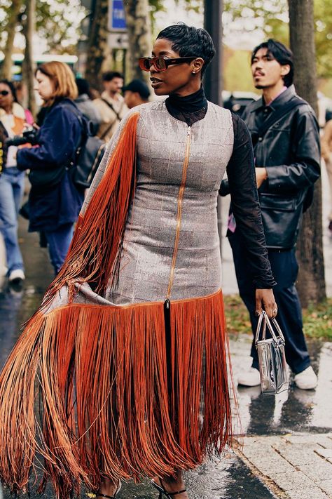 Spring 2023 Street Style, Rainy Paris, Fashion Week Spring 2023, 2023 Street Style, Nyfw Street Style, Street Style Edgy, Paris Fashion Week Street Style, The Best Street Style, Street Style Paris