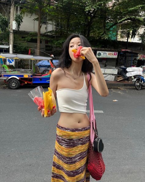 Summer Picture Poses, Foto Ideas Instagram, Causual Outfits, Fashion Fits, Cute Summer Outfits, Sustainable Materials, Summer Aesthetic, Summer Girls, Bangkok